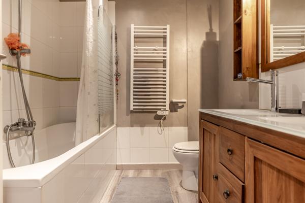 Viroflay (78220) VIROFLAY RIVE GAUCHE -APPARTEMENT EN REZ DE JARDIN ENTREE PRIVATIVE Profession Libérale acceptée.