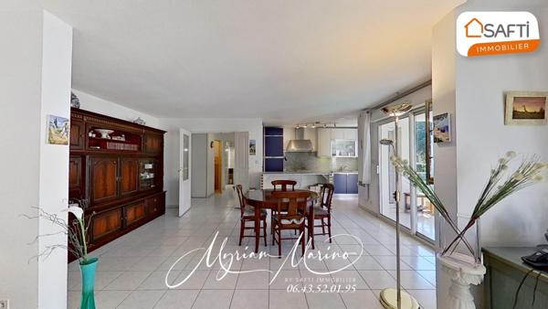 COUP DE COEUR ! 5 pièces avec terrasse et garage - Centre de Saint Aygulf 83370