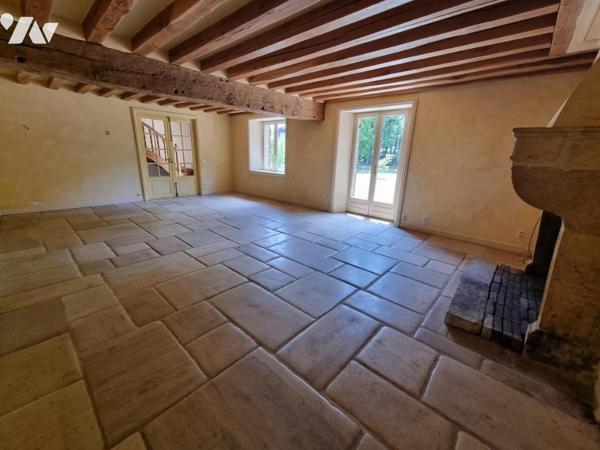 LONGERE T8 - 211 M²