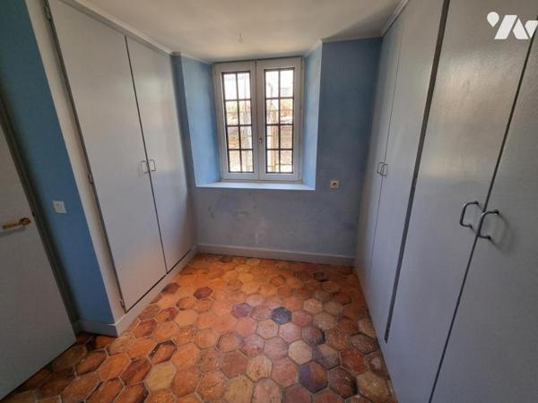 LONGERE T8 - 211 M²