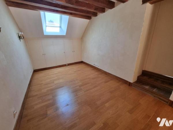 LONGERE T8 - 211 M²