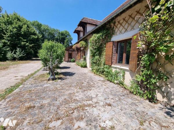 LONGERE T8 - 211 M²