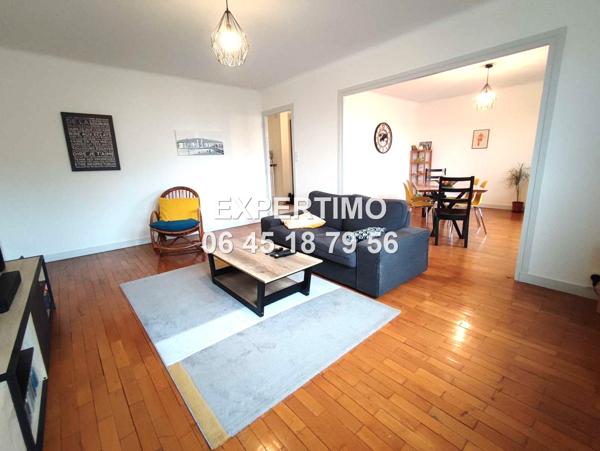 Chambéry (73000) APPARTEMENT RENOVE EN ETAGE ELEVE + BALCON LOGGIA CAVE ET GARAGE