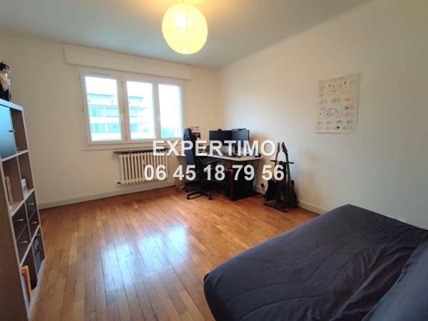 Chambéry (73000) APPARTEMENT RENOVE EN ETAGE ELEVE + BALCON LOGGIA CAVE ET GARAGE