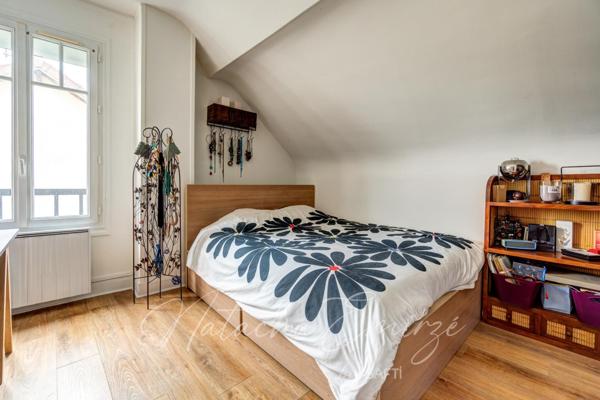 Maison entièrement rénovée, 3 chambres + bureau, à seulement 14' à pied du RER