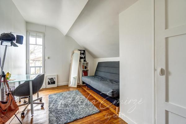 Maison entièrement rénovée, 3 chambres + bureau, à seulement 14' à pied du RER