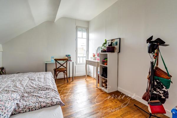 Maison entièrement rénovée, 3 chambres + bureau, à seulement 14' à pied du RER