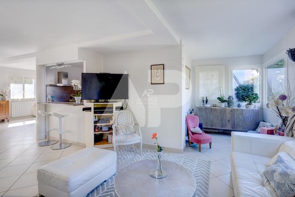 CHAVILLE - Maison familiale avec jacuzzi €1 015 000 ** - Référence 697-C