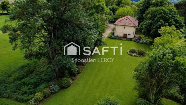 Maison au calme avec grand terrain.