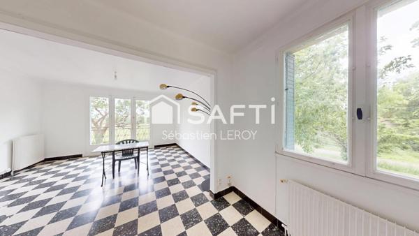 Maison au calme avec grand terrain.