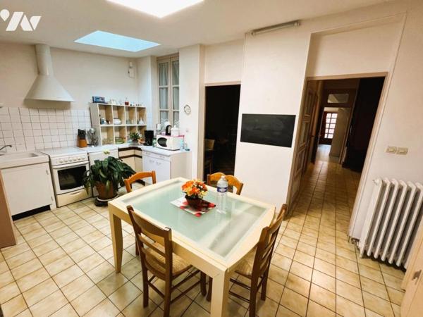 BEAUMONT SUR SARTHE Centre bourg maison de 133m²