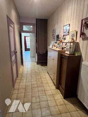 BEAUMONT SUR SARTHE Centre bourg maison de 133m²