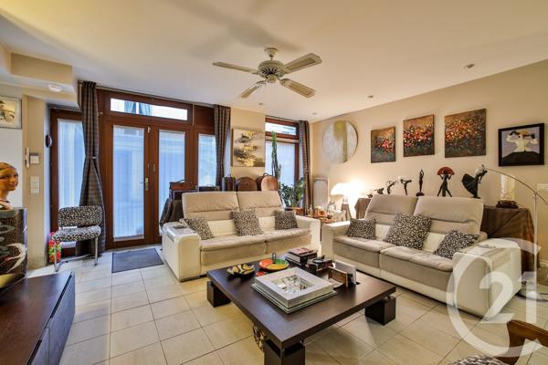 Appartement F5 à vendre  5 pièces - 157 m2 PARIS - 75009