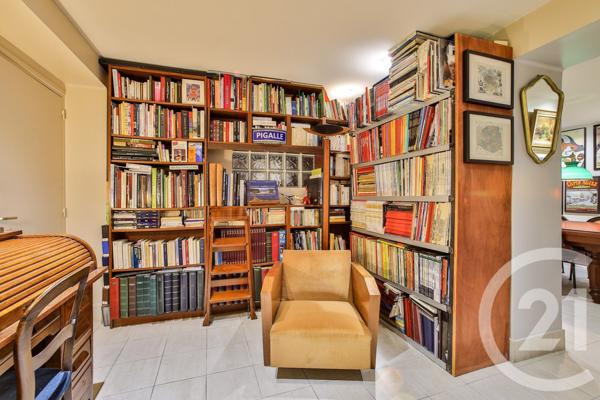 Appartement F5 à vendre  5 pièces - 157 m2 PARIS - 75009