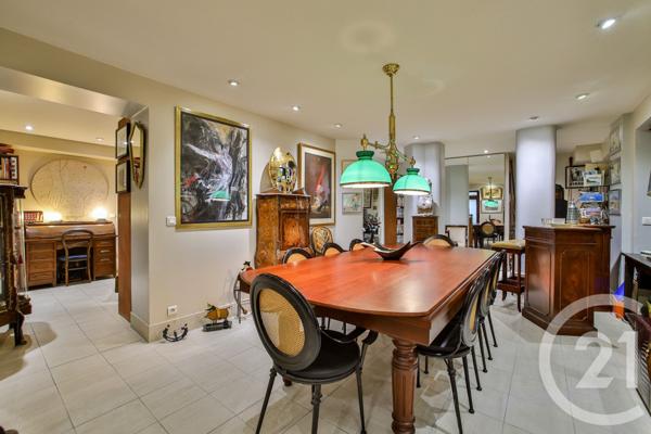 Appartement F5 à vendre  5 pièces - 157 m2 PARIS - 75009