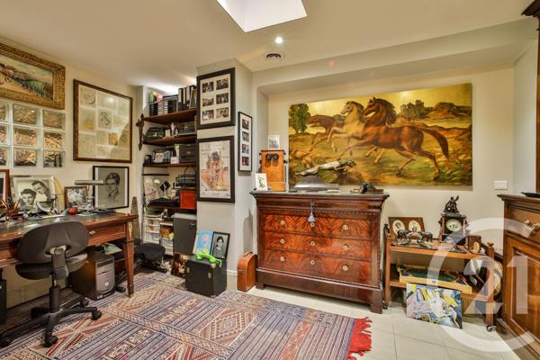 Appartement F5 à vendre  5 pièces - 157 m2 PARIS - 75009