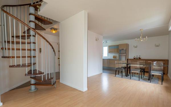 Appartement à vendre    4 pièces • 95,21 m2 Champs-sur-Marne