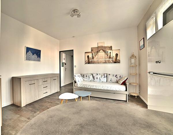 Appartement
         2 pièces
        - 28 m² 169 900 € *