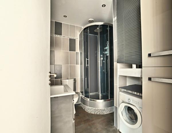 Appartement
         2 pièces
        - 28 m² 169 900 € *