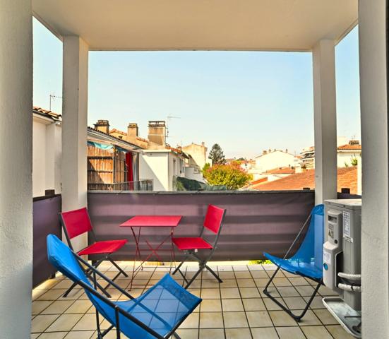 Appartement
         2 pièces
        - 28 m² 169 900 € *