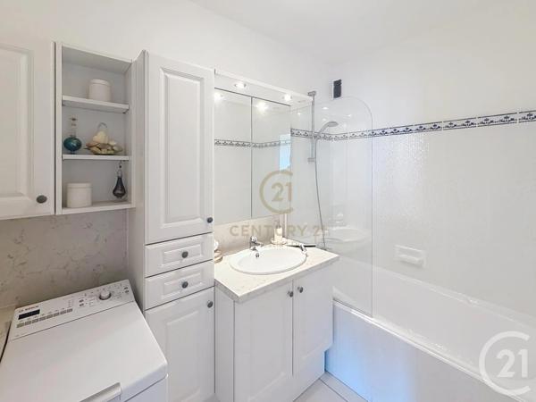 Appartement T3 à vendre  3 pièces - 79,48 m 2   BRON  - 69