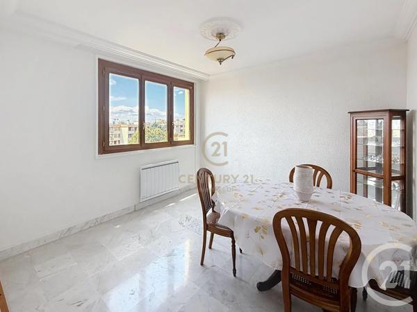 Appartement T3 à vendre  3 pièces - 79,48 m 2   BRON  - 69