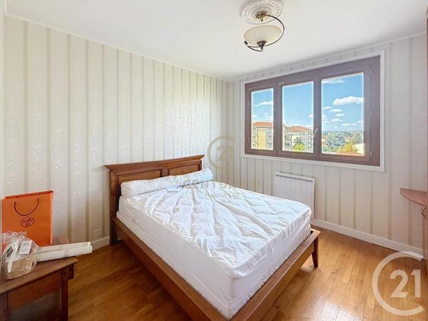 Appartement T3 à vendre  3 pièces - 79,48 m 2   BRON  - 69
