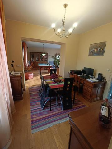 Située dans la charmante commune de Saint-Étienne-du-Vauvray (27430),