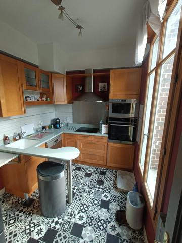 Située dans la charmante commune de Saint-Étienne-du-Vauvray (27430),