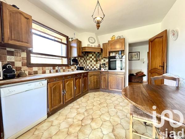 Maison traditionnelle 8 pièces de 168 m² à Fayence (83440)