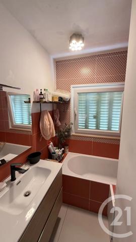 Appartement T5 à vendre  5 pièces - 104,69 m 2   GAP  - 05