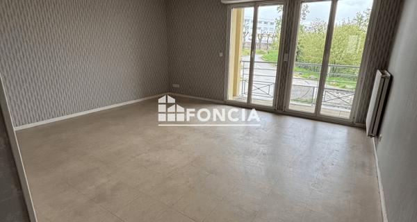À vendre Appartement 3 pièces 70.63 m² - Laval 53000