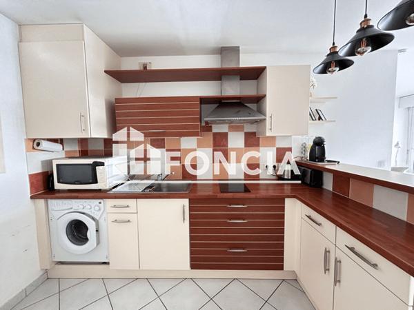 Location Studio meublé 34.49 m² - 62 ET 64 RUE ALFRED KASTLER La Rochelle 17000