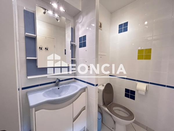 Location Studio meublé 34.49 m² - 62 ET 64 RUE ALFRED KASTLER La Rochelle 17000