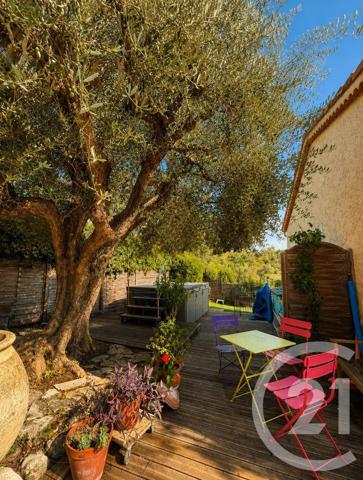 Maison à vendre  5 pièces - 128,40 m 2   LA GAUDE  - 06