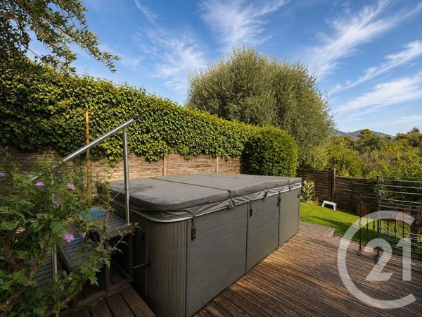 Maison à vendre  5 pièces - 128,40 m 2   LA GAUDE  - 06