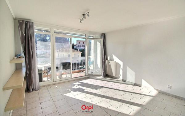 Appartement à vendre    3 pièces • 65 m2 Marseille 13