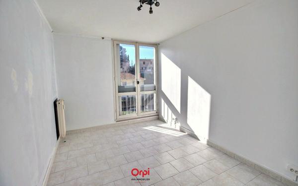 Appartement à vendre    3 pièces • 65 m2 Marseille 13