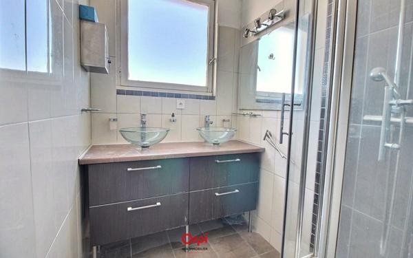Appartement à vendre    3 pièces • 65 m2 Marseille 13