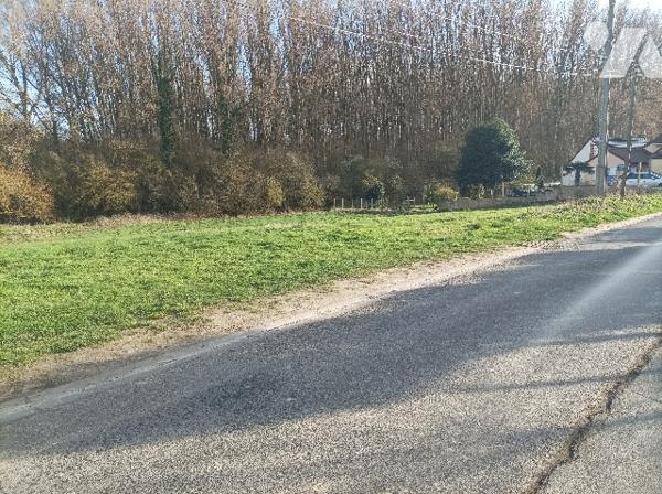 A VENDRE 4 TERRAINS A BATIR, de 1100 m²,  1265 m², 1216 m² et 1244 m², A PRECISER APRES BORNAGE.