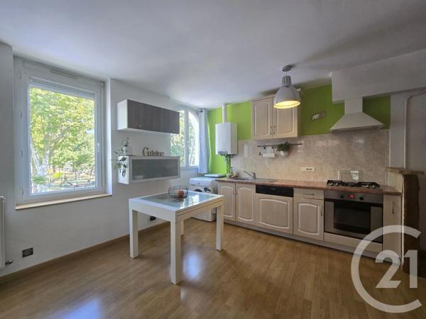 Appartement T3 à vendre  3 pièces - 58 m 2   CARBONNE  - 31