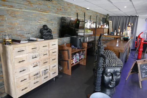 Restaurant / Authentique et charmante guinguette des bords de Marne