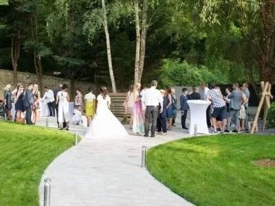 Restaurant / Authentique et charmante guinguette des bords de Marne