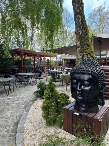 Restaurant / Authentique et charmante guinguette des bords de Marne