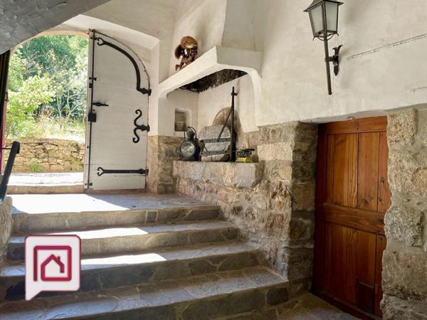 Mas cévenol en pierre