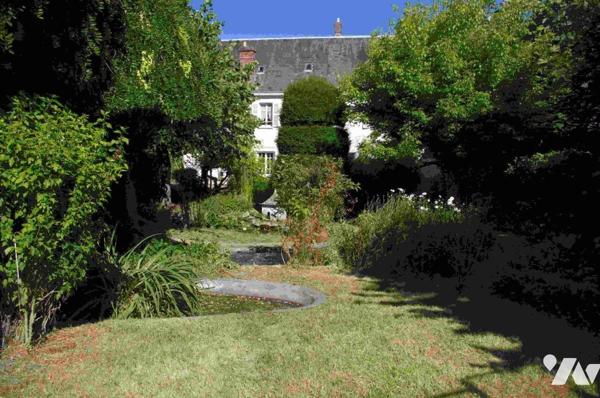 PROCHE CHARTRES ? GALLARDON - MAISON D'EXCEPTION
235 m² ? 5 chambres ? 920 m² de jardin ? Prix...
