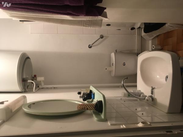 ROCHE LA MOLIERE centre immeuble 5 lots (2 appart et 3 commerces) tous loués bon rapport 280 000€