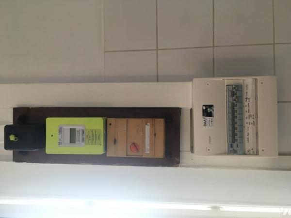 ROCHE LA MOLIERE centre immeuble 5 lots (2 appart et 3 commerces) tous loués bon rapport 280 000€