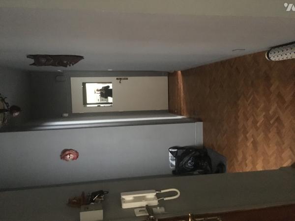 ROCHE LA MOLIERE centre immeuble 5 lots (2 appart et 3 commerces) tous loués bon rapport 280 000€