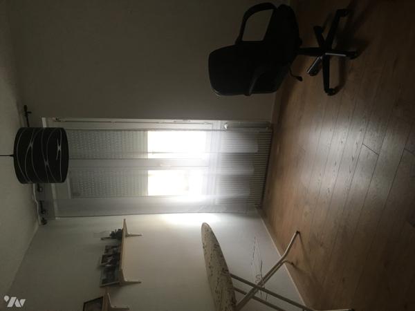 ROCHE LA MOLIERE centre immeuble 5 lots (2 appart et 3 commerces) tous loués bon rapport 280 000€